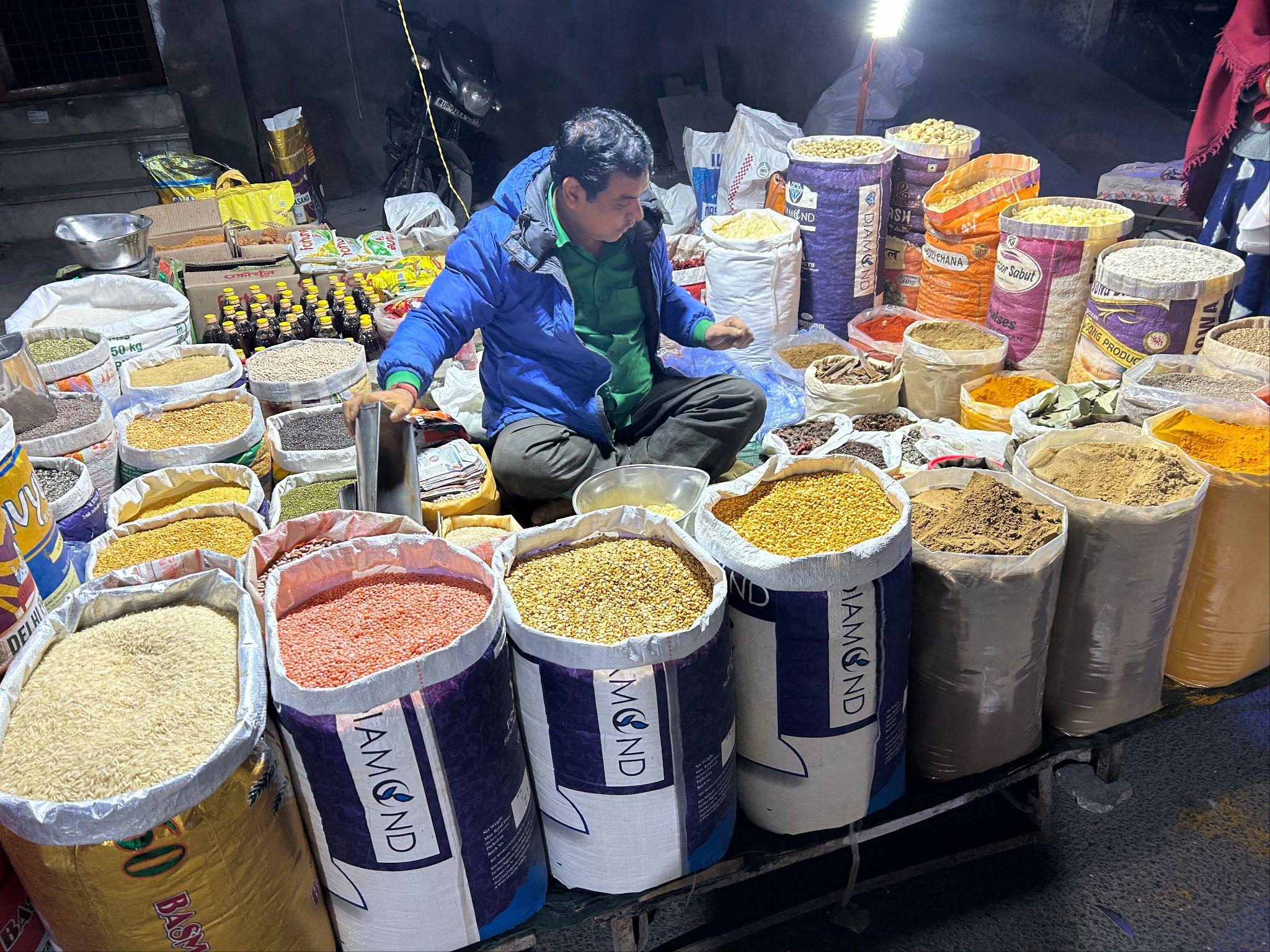 インドのバザールのマサラ屋さん