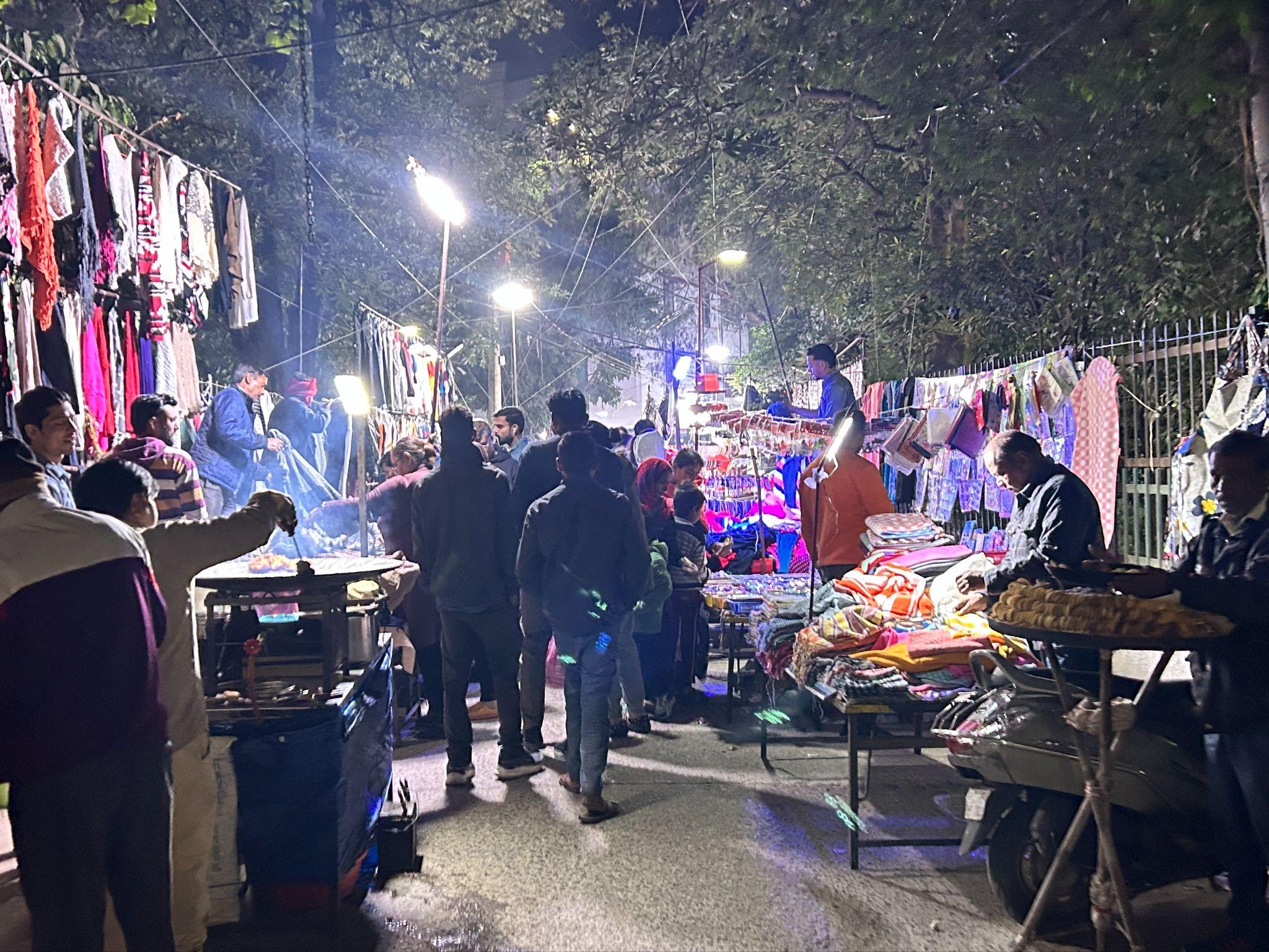 インドのバザールの入り口